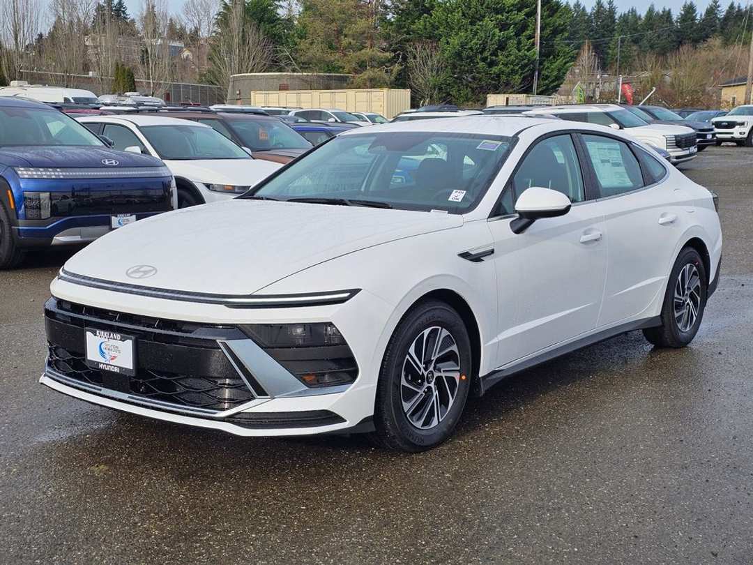 2026 Hyundai Sonata Hybrid Blue - Image 3