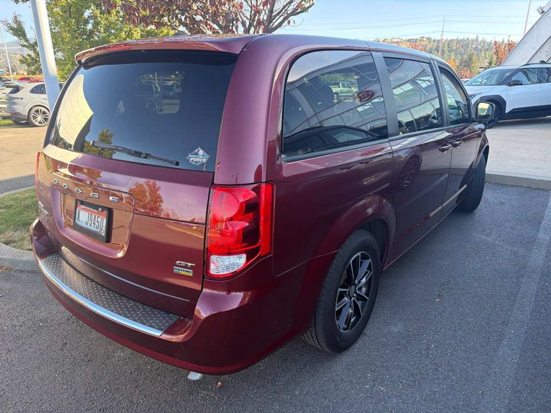 2019 Dodge Grand Caravan GT - Image 3