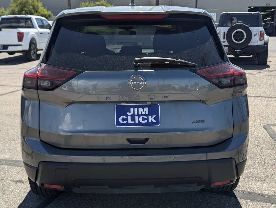 2025 Nissan Rogue SV - Image 3