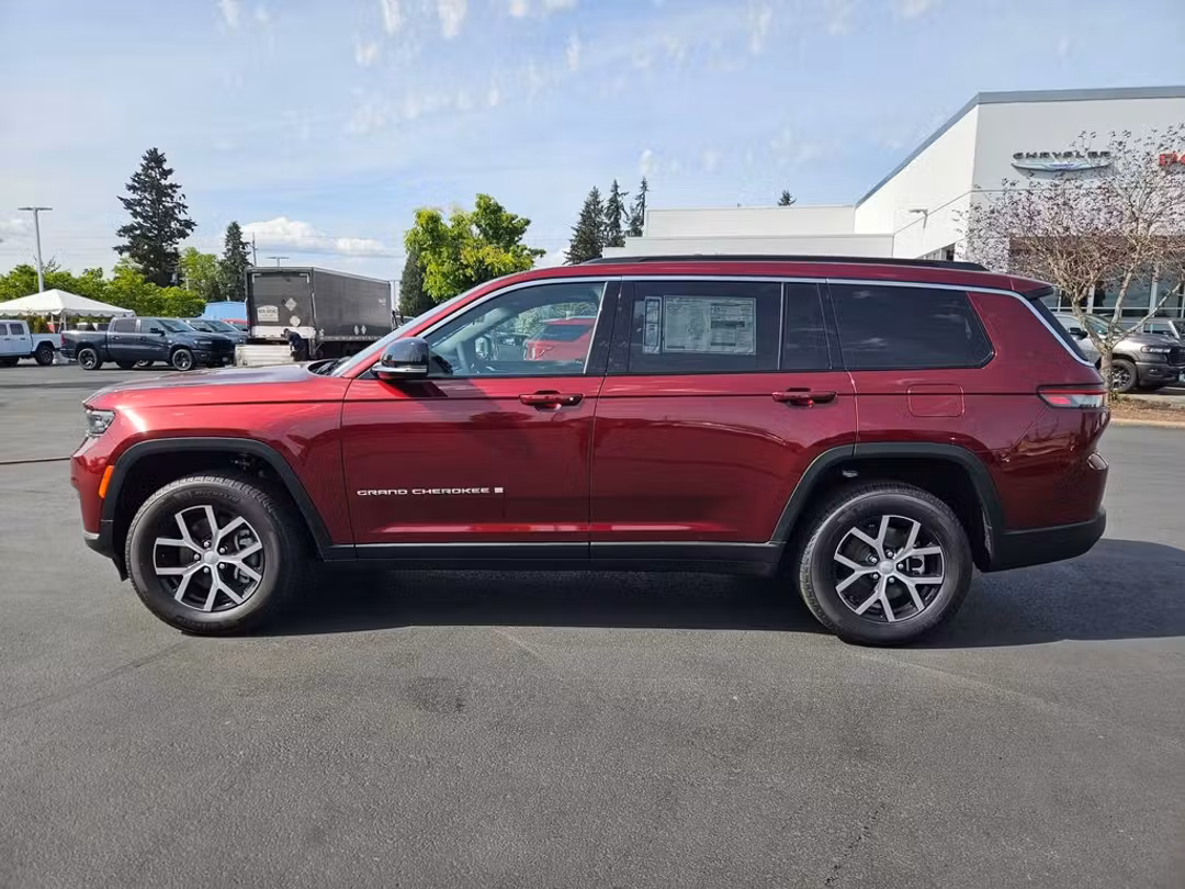2025 Jeep Grand Cherokee L Limited - Image 3