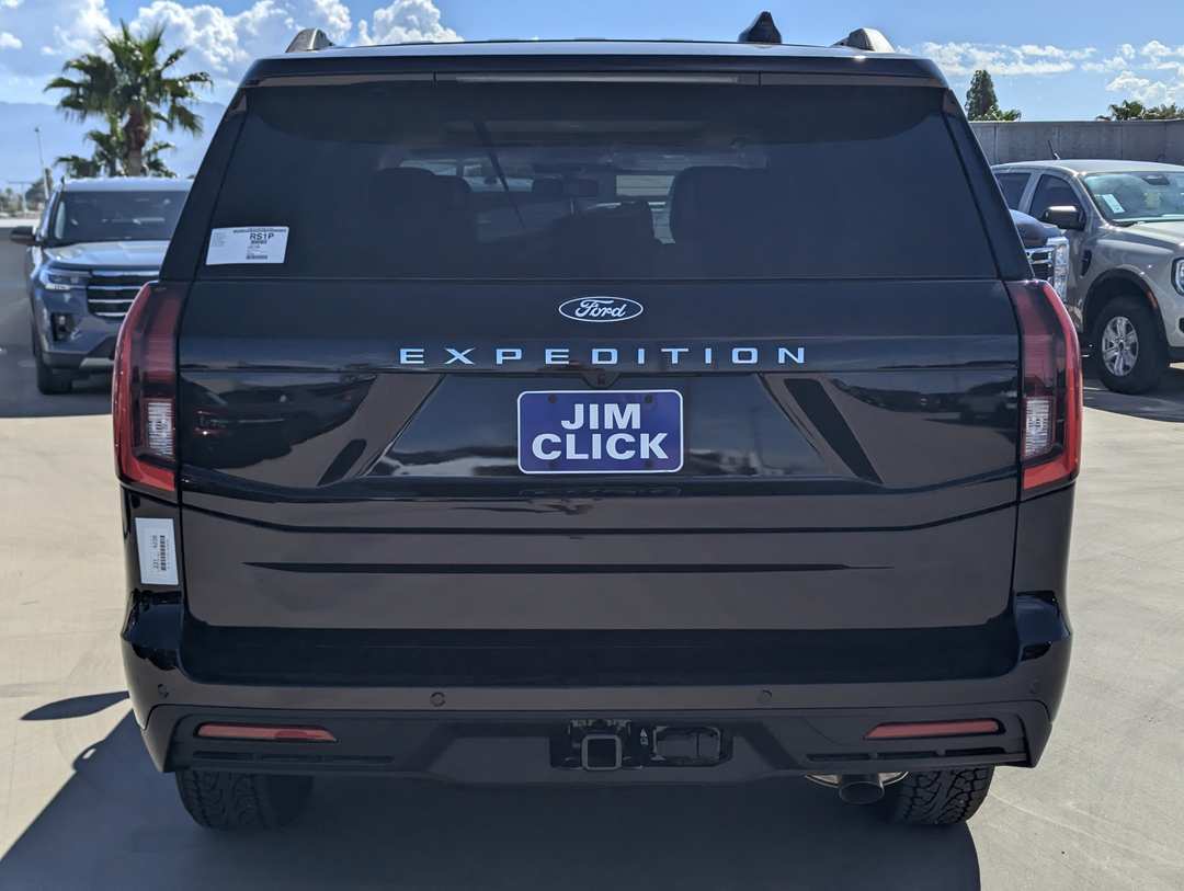 2027 Ford Expedition Active - Image 3
