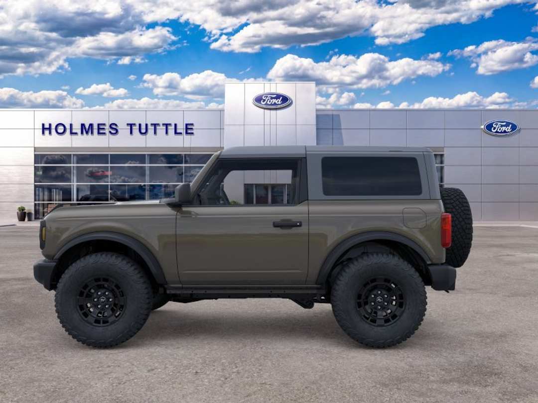 2026 Ford Bronco Base - Image 3