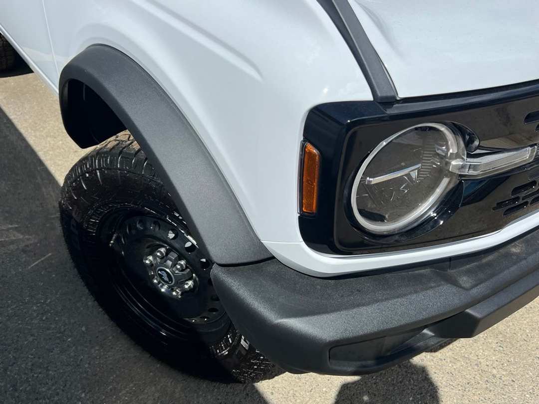 2026 Ford Bronco Big Bend - Image 2