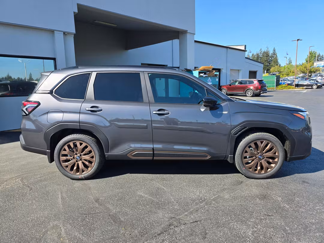 2026 Subaru Forester Sport Hybrid - Image 3