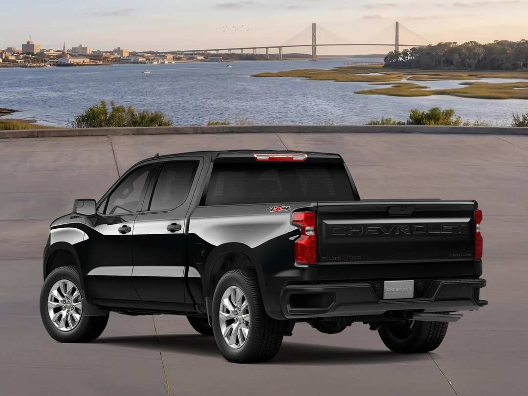 2026 Chevrolet Silverado 1500 Custom - Image 2