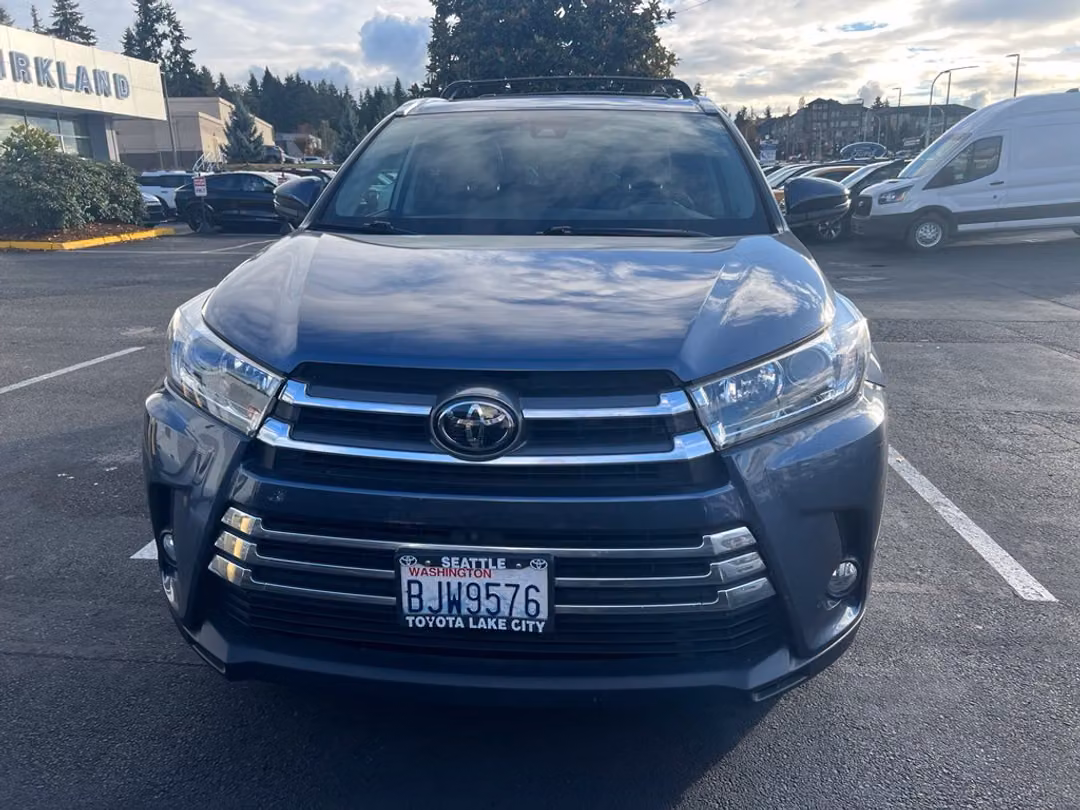 2018 Toyota Highlander Limited Platinum - Image 3