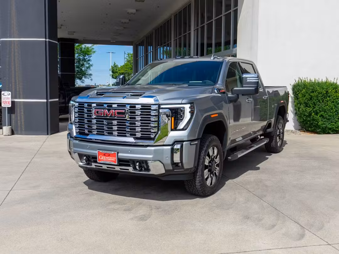 2026 GMC Sierra 2500Hd Denali - Image 3
