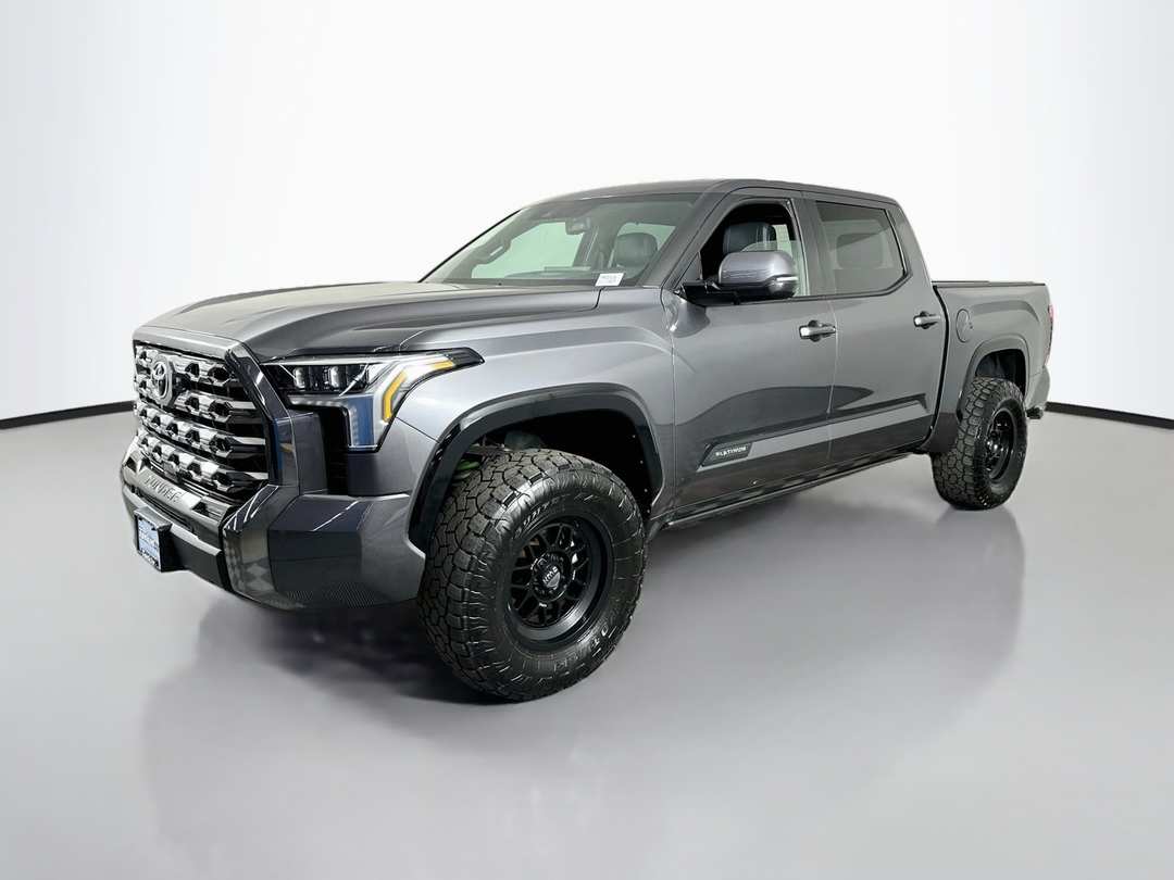 2024 Toyota Tundra Platinum - Image 3