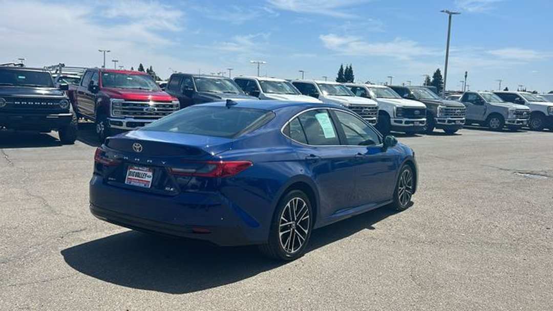 2025 Toyota Camry XLE - Image 3