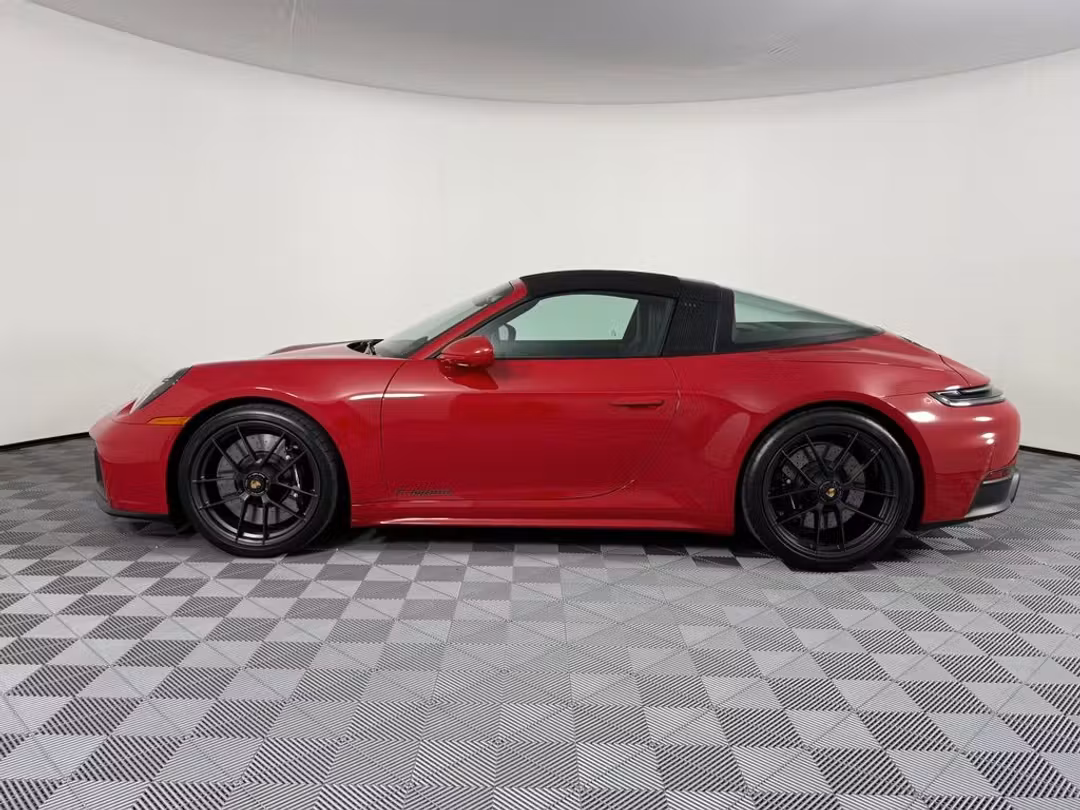 2026 Porsche 911 Targa 4 GTS - Image 2