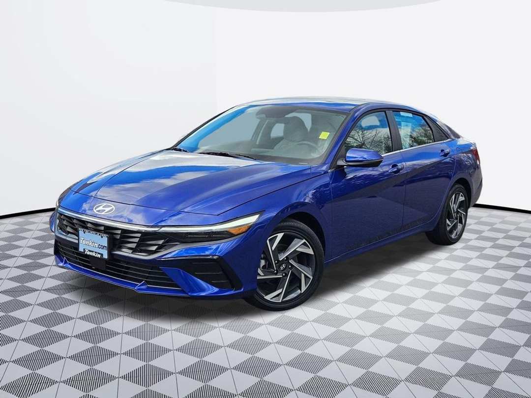 2025 Hyundai Elantra Limited - Image 2