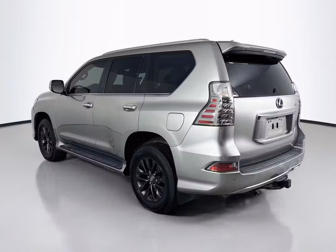 2022 Lexus GX 460 - Image 3