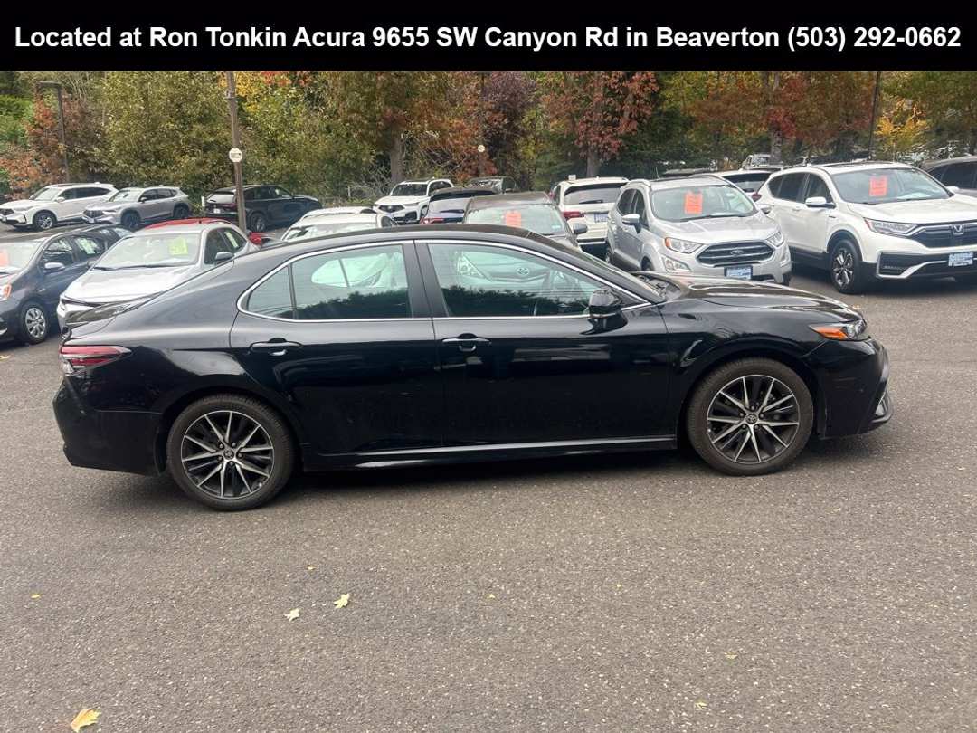 2021 Toyota Camry SE - Image 3