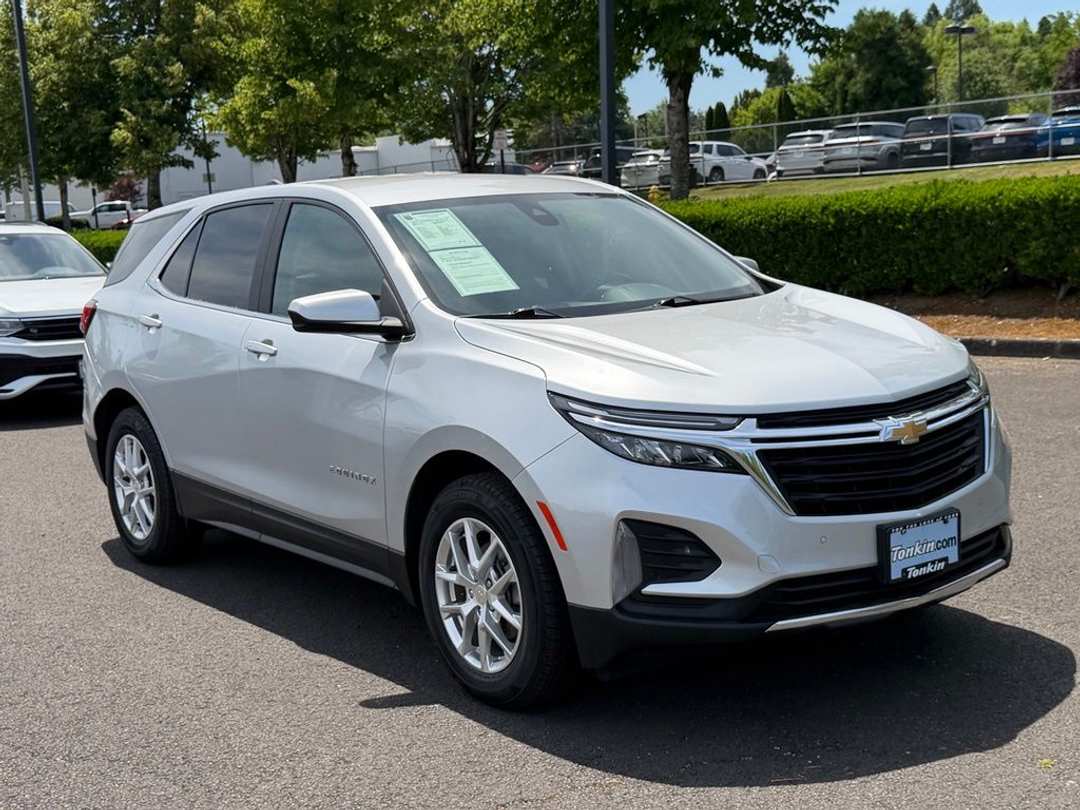 2022 Chevrolet Equinox LT - Image 2