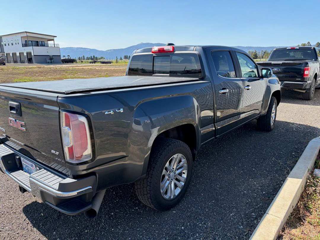 2017 GMC Canyon SLT - Image 3
