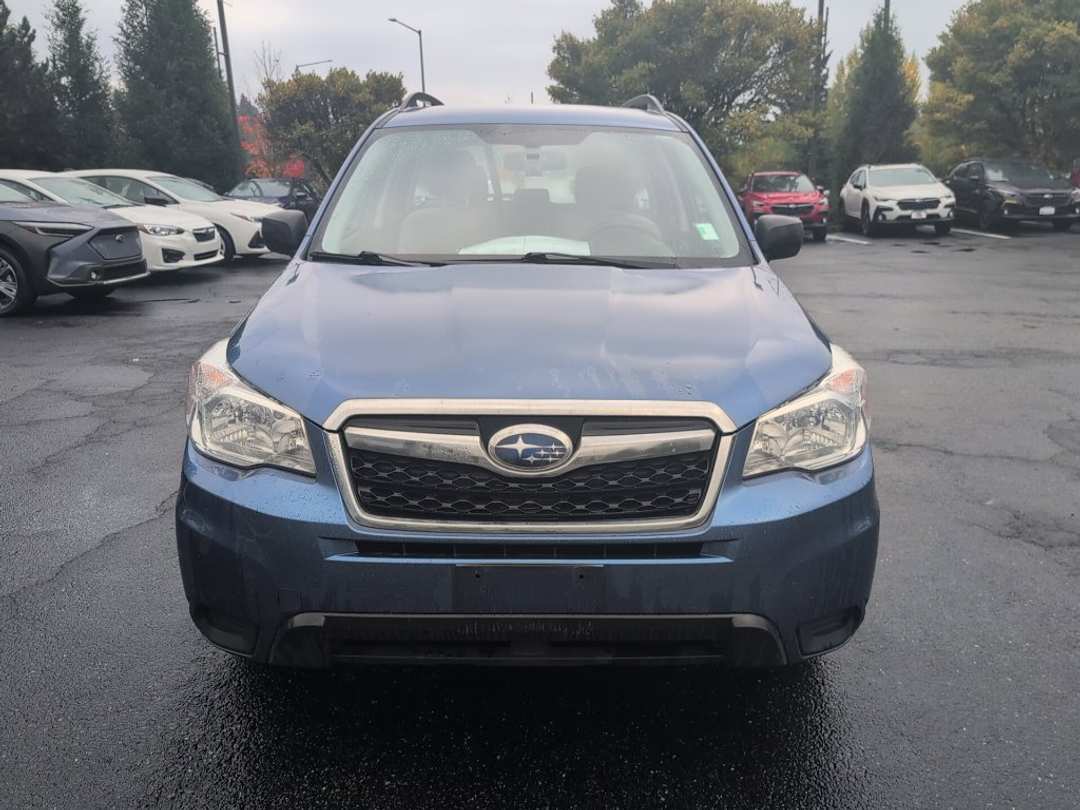 2015 Subaru Forester 2.5i - Image 2