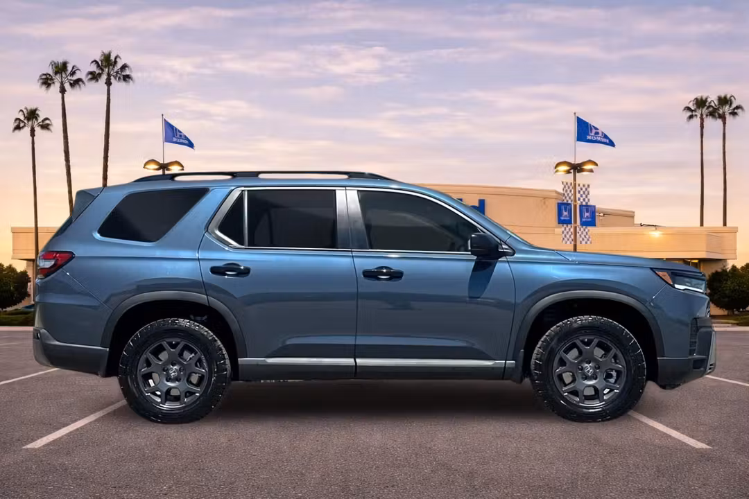 2026 Honda Pilot TrailSport - Image 3