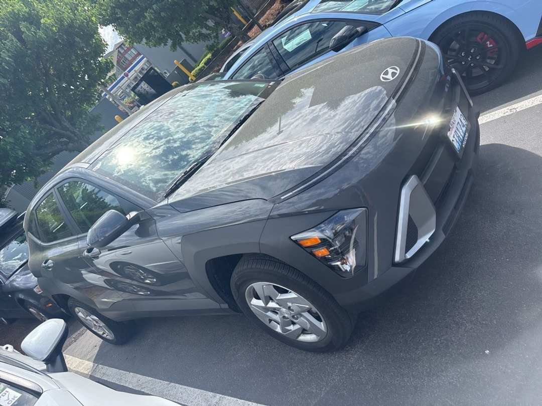 2025 Hyundai Kona SE - Image 3