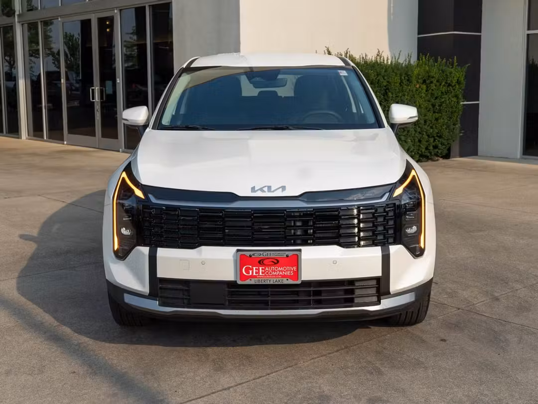 2027 Kia Sportage Hybrid S - Image 2