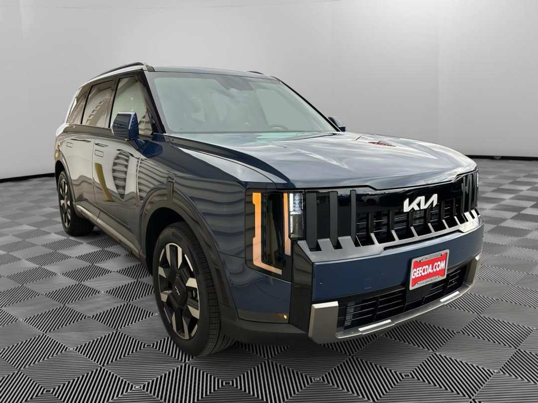 2027 Kia Telluride S - Image 3