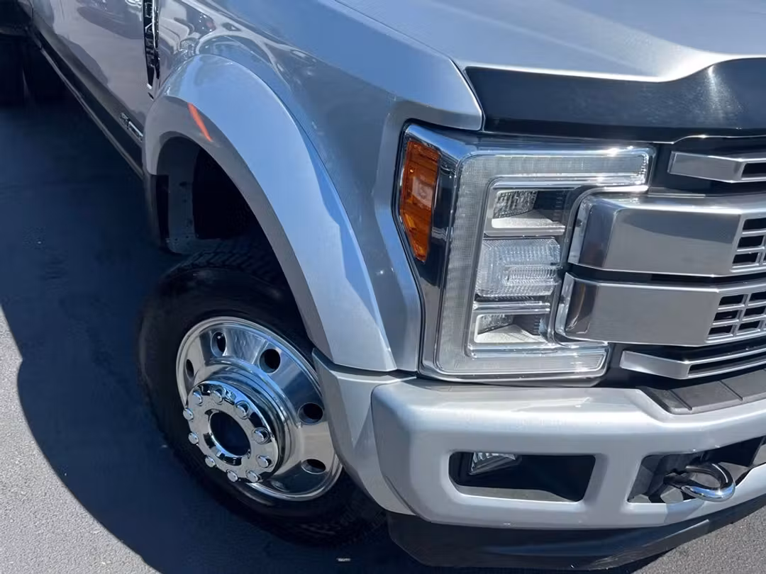 2019 Ford F-450Sd Platinum - Image 2