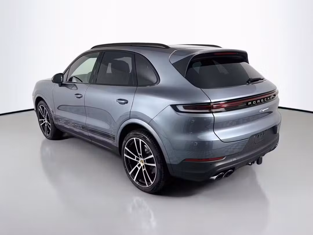 2026 Porsche Cayenne - Image 3