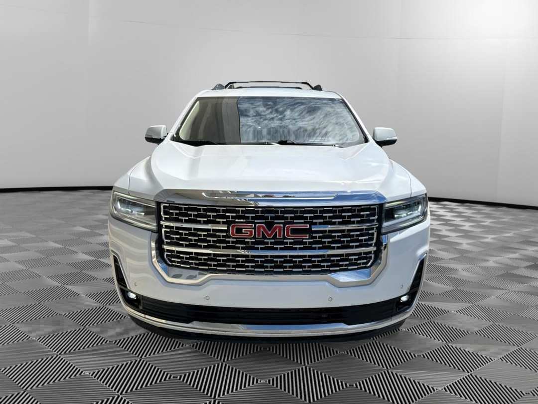 2023 GMC Acadia Denali - Image 2