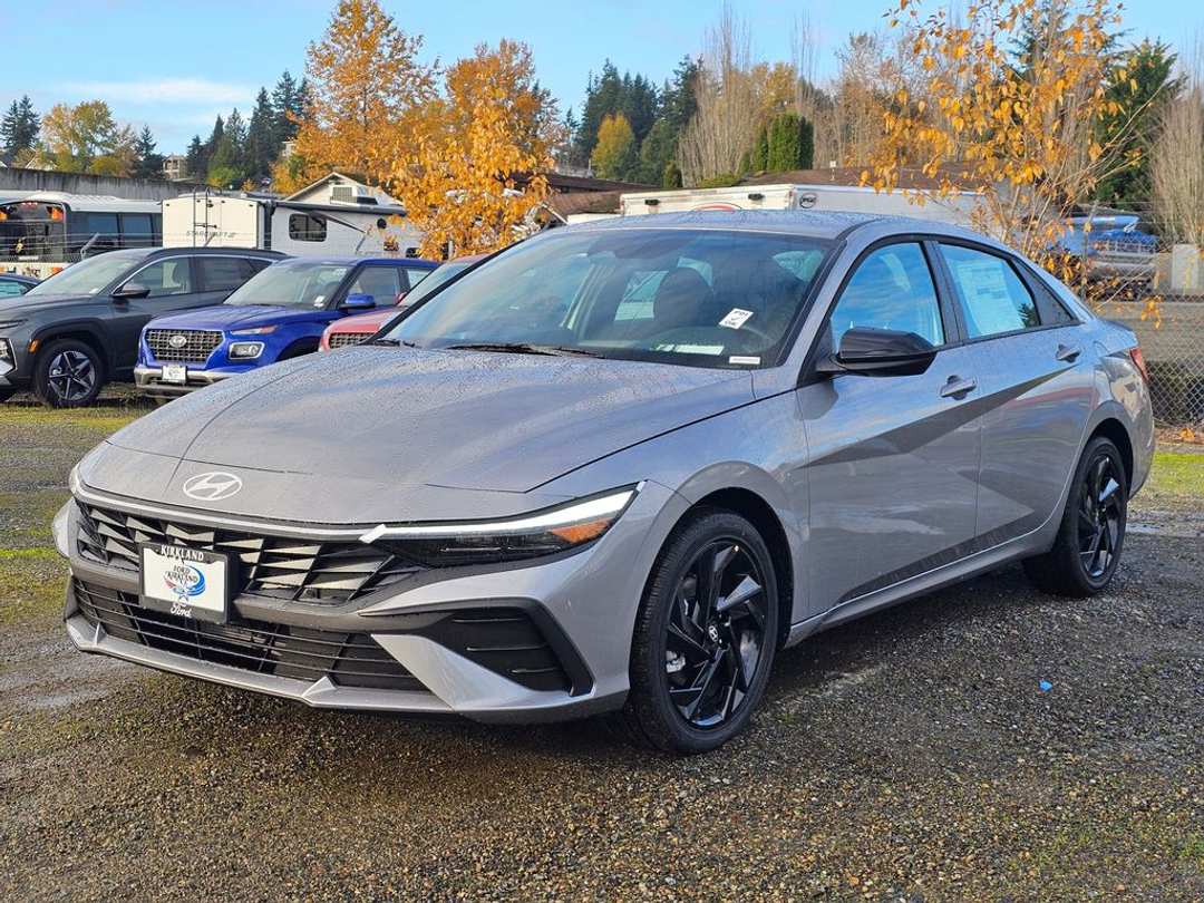 2026 Hyundai Elantra Hybrid SEL Sport - Image 3