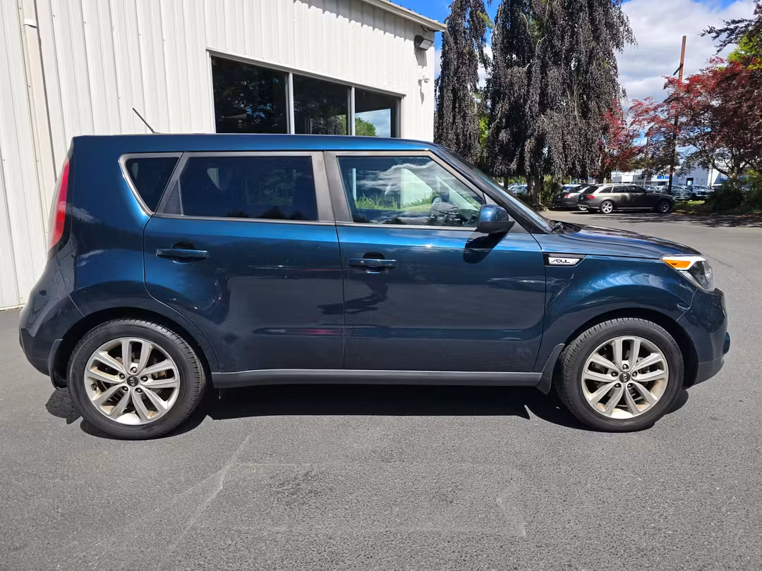 2017 Kia Soul Plus - Image 3