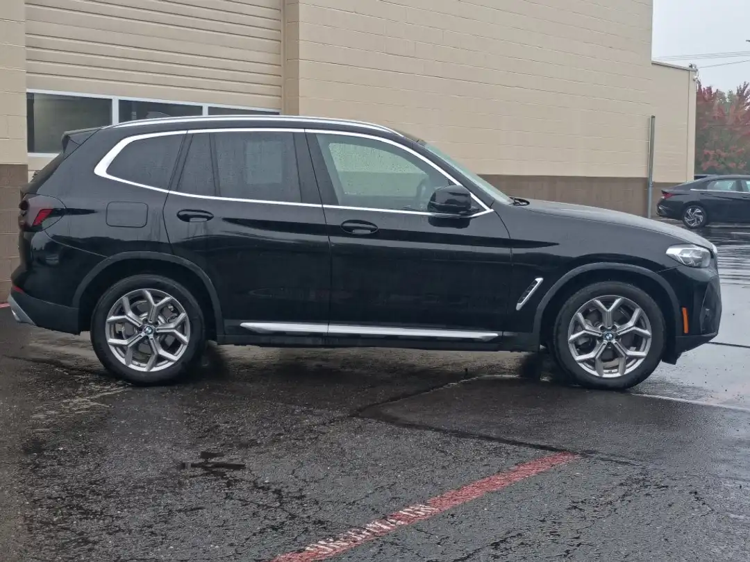 2024 BMW X3 xDrive30i - Image 3