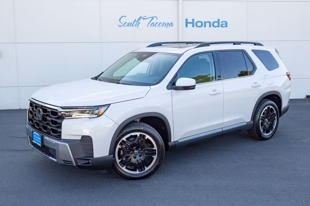 2026 Honda Pilot Touring - Image 2