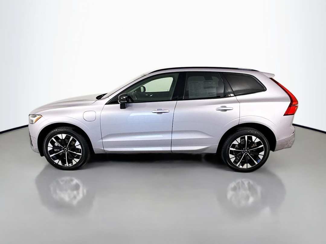2026 Volvo Xc60 Plug-In Hybrid T8 Plus - Image 2