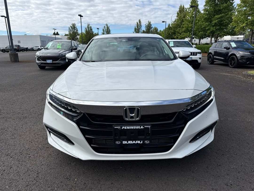 2018 Honda Accord Touring - Image 2
