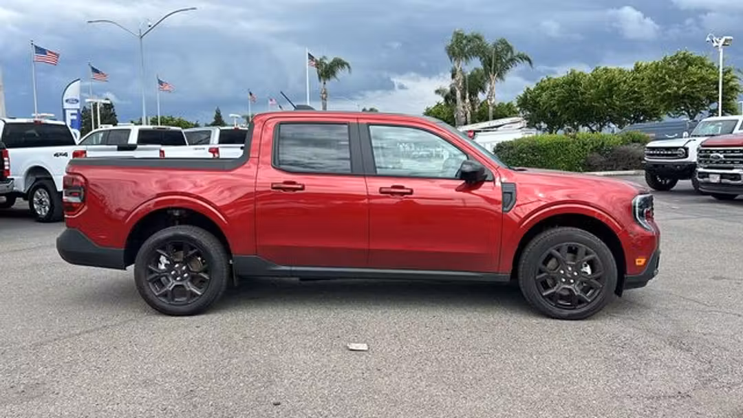 2026 Ford Maverick Lariat - Image 2