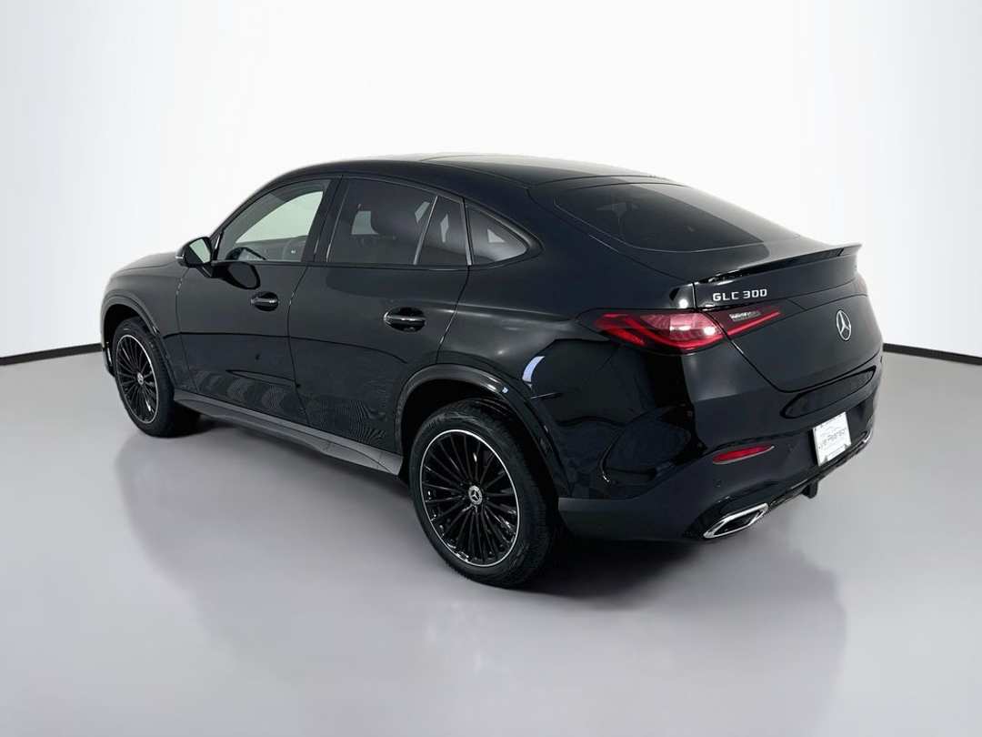2027 Mercedes-Benz GLC 300 - Image 3