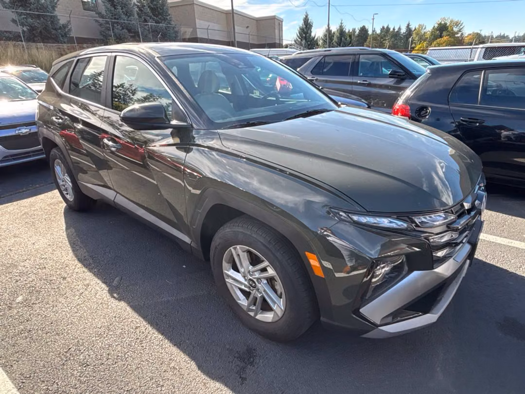 2025 Hyundai Tucson SE - Image 2