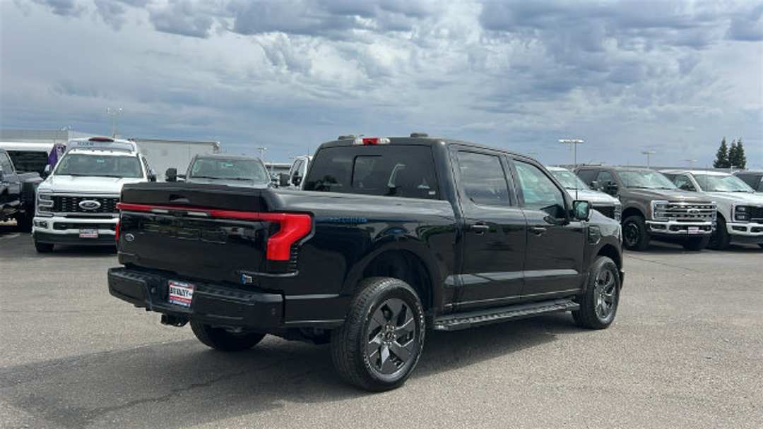 2022 Ford F-150 Lightning Lariat - Image 3