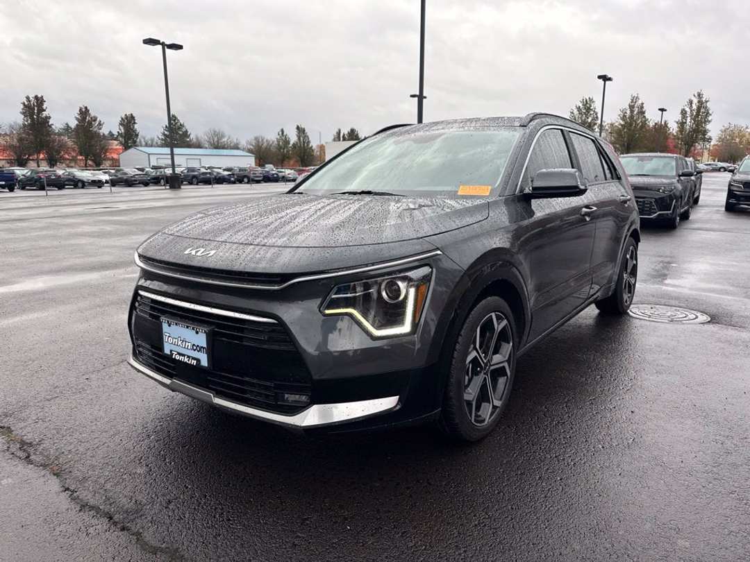 2024 Kia Niro EX Touring - Image 3
