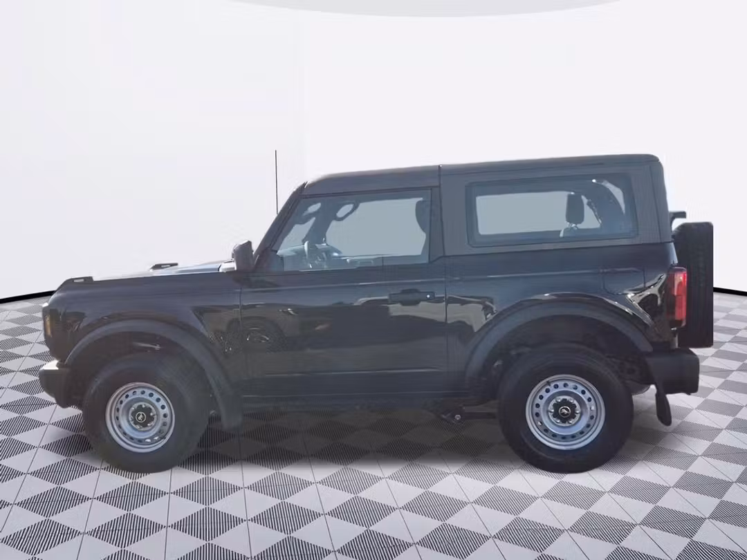 2026 Ford Bronco Base - Image 3