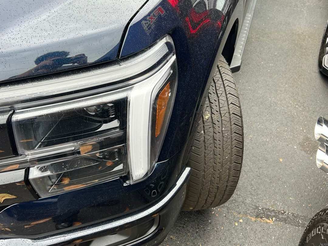 2026 Ford F-150 Lariat - Image 3