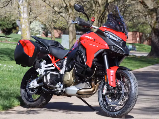2022 Ducati Multistrada V4 S Travel & Radar
