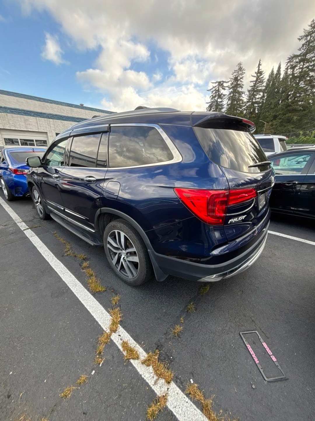 2018 Honda Pilot Elite - Image 2