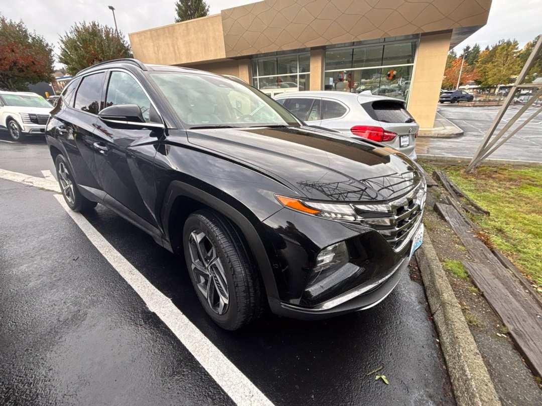 2024 Hyundai Tucson Hybrid Limited - Image 2