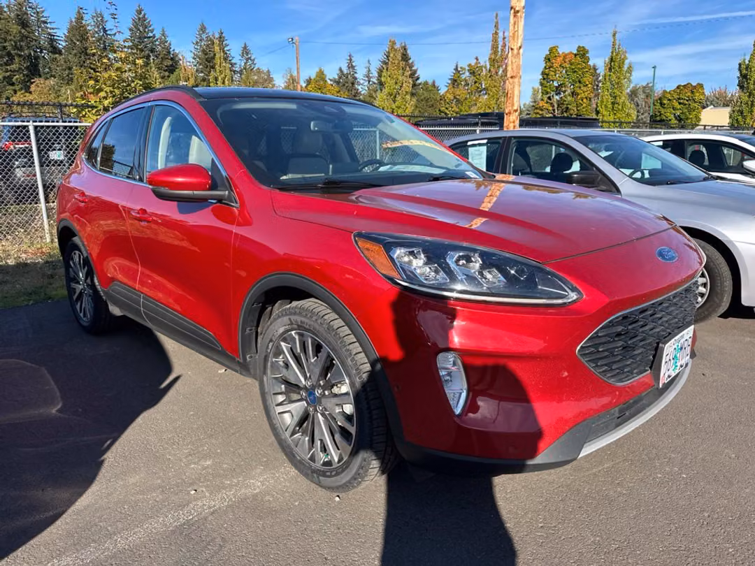 2020 Ford Escape Hybrid Titanium - Image 3
