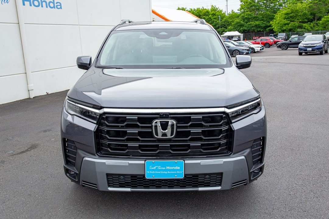 2026 Honda Pilot Touring - Image 3