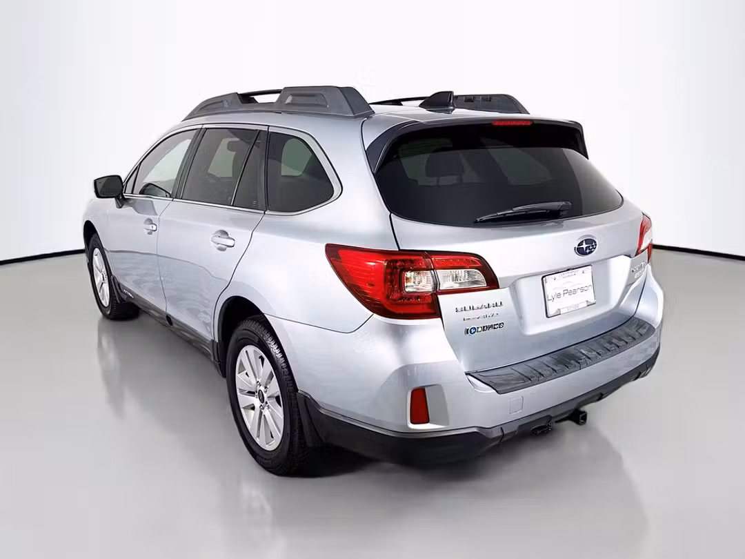 2016 Subaru Outback 2.5i Premium - Image 3