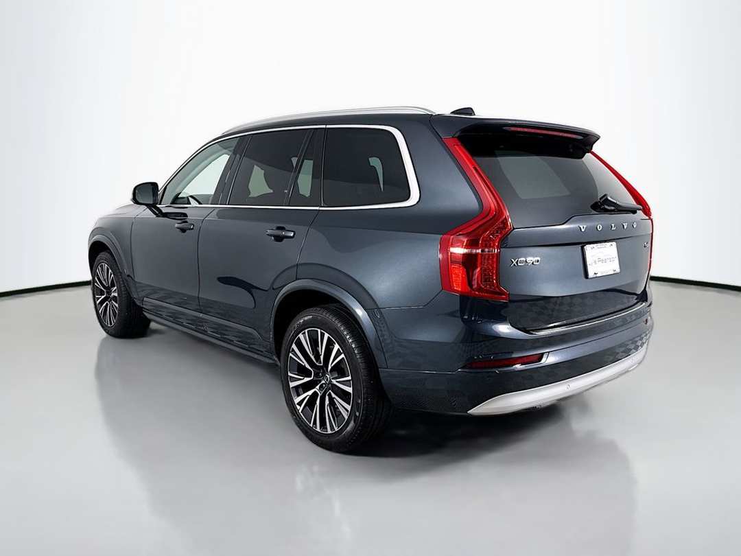 2022 Volvo Xc90 T6 Momentum - Image 3