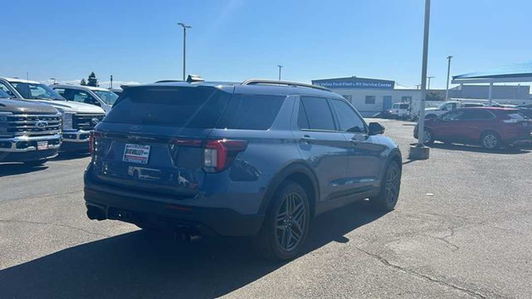 2025 Ford Explorer ST - Image 3