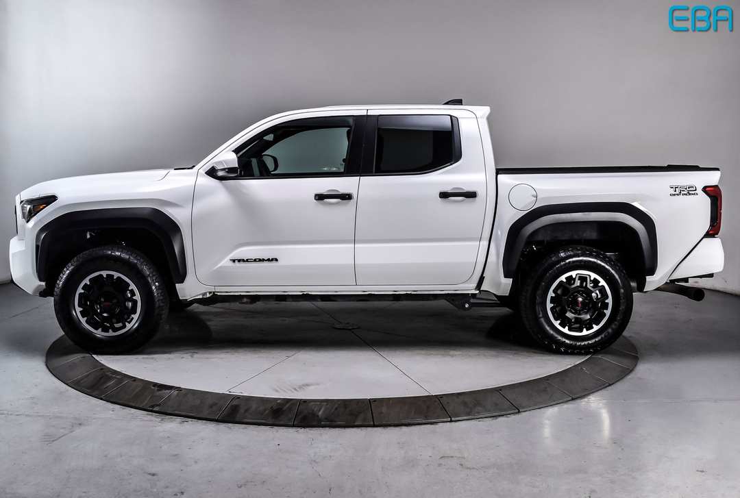 2024 Toyota Tacoma TRD OffRoad - Image 3