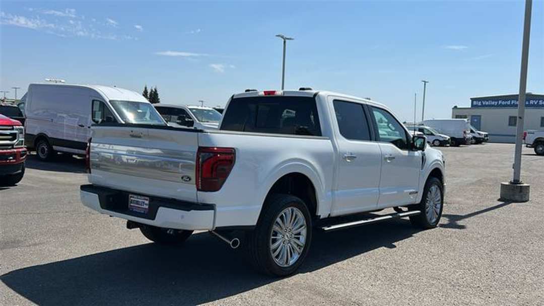 2026 Ford F-150 Platinum - Image 3